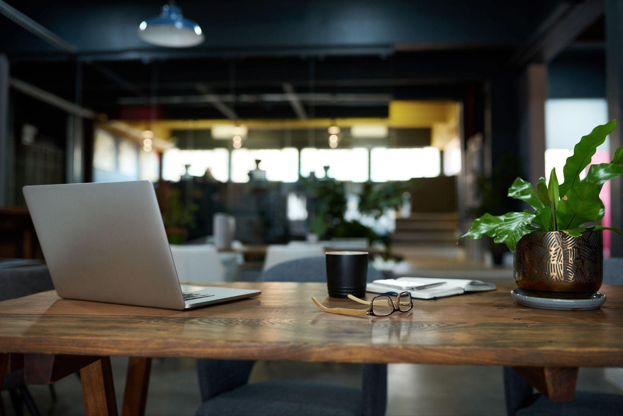 Coworking Spaces Vs. Coffee Shops What’s More Flexible For You