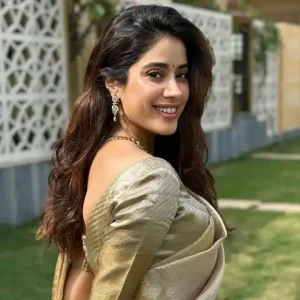 Top 10 Hottest Bollywood Actresses Trending on Instagram in 2025