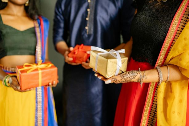 Choosing Housewarming Gifts Based on Utility and Cultural Relevance Housewarming Gifts